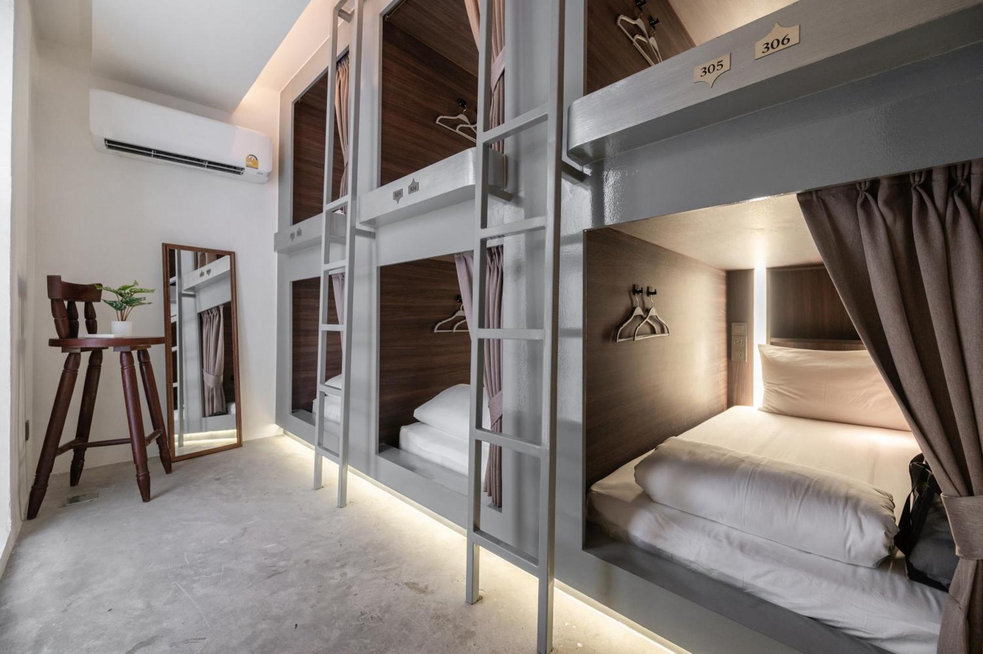 6-Bed Mixed Dormitory Room